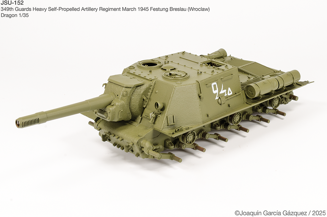 WIP: JSU-152, Dragon 1/35. Green 4BO applied